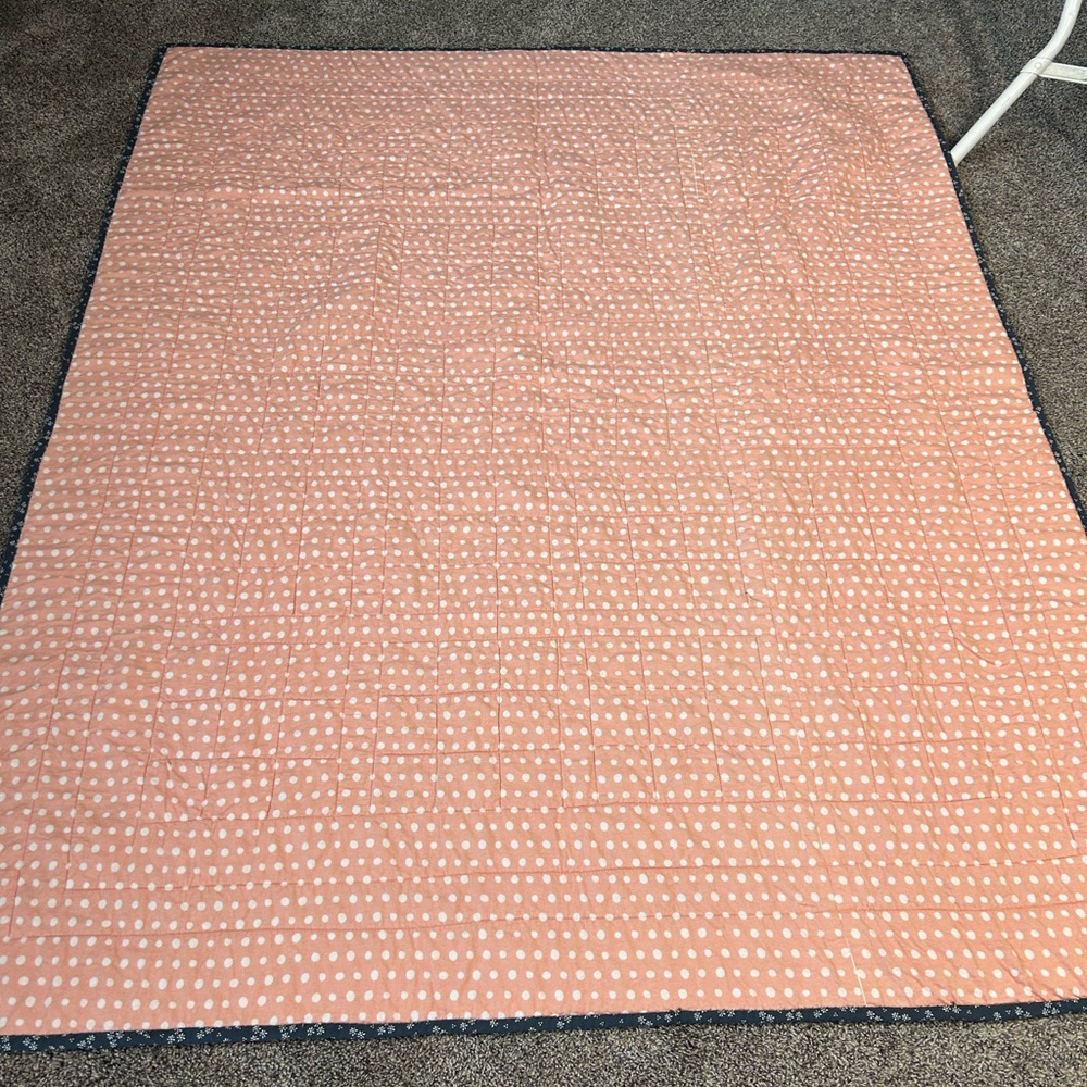 Handmade Floral Pinwheel Patchwork Quilt - Green and Peach - Picture 3 of 3